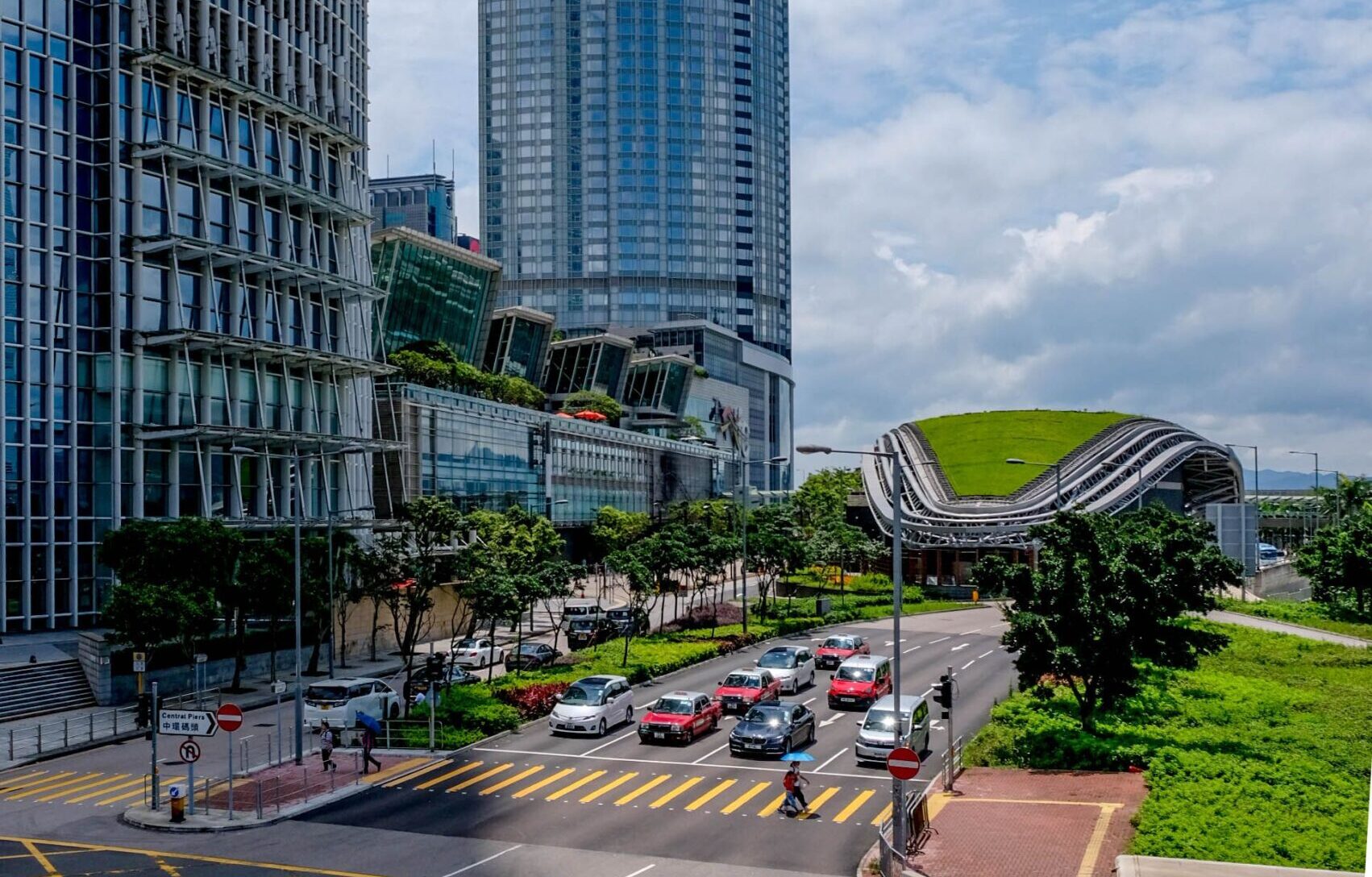 Singapore Weighs Deeper Tax Relief for Fund Managers as Hong Kong Sharpens Its Pitch